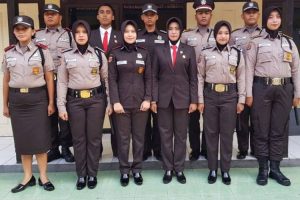 Seragam Satpam Bakal Diubah ke Warna Krem