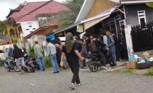 Tawuran Pelajar STM vs MAN di Luwuk Sukses Dibubarkan Emak-emak