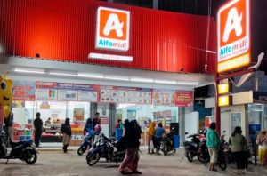 Minyak Goreng Satu Harga, Alfamidi Diserbu Emak-emak