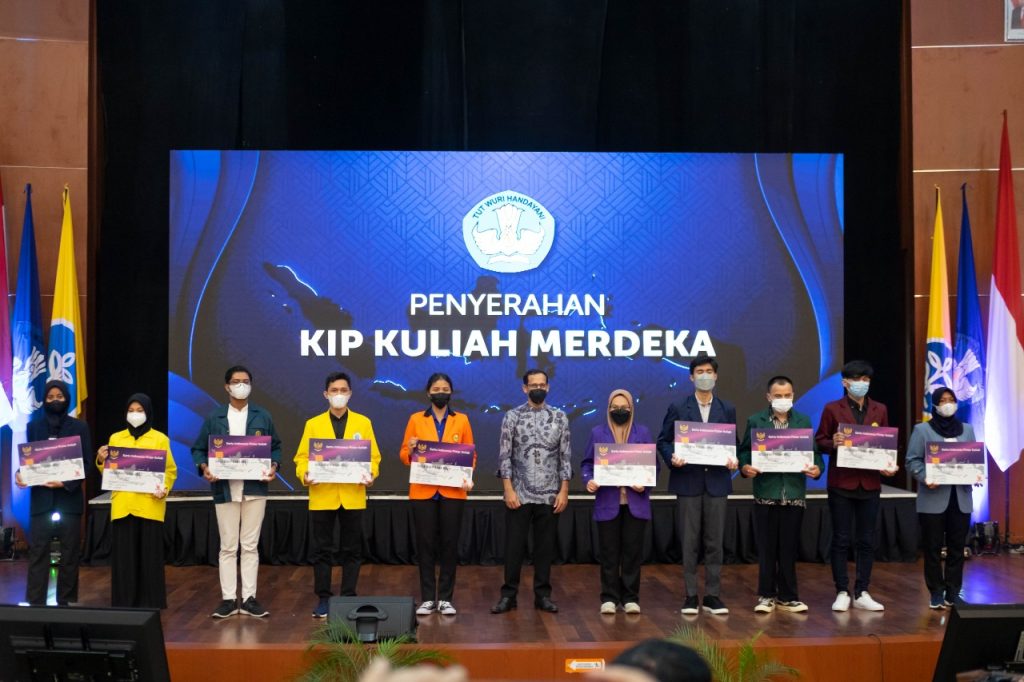 KIP Kuliah Rp 12 Juta per Semester plus Biaya Hidup Rp 1,4 Juta per Bulan, Ini Waktu dan Link Pendaftaran