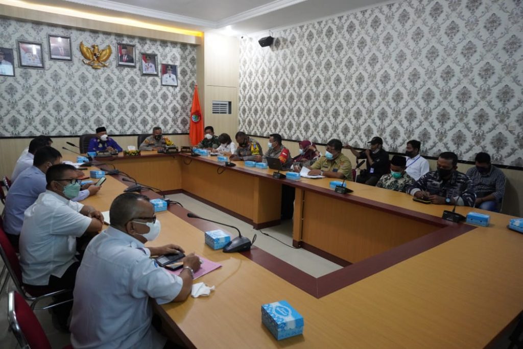 Kasus Baru Meningkat : Seluruh Kegiatan Ditunda, Jam Malam Diberlakukan