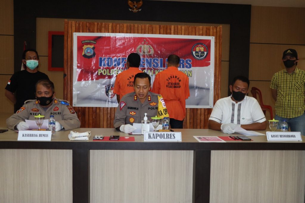 Oknum Polisi di Balut Tertangkap Tangan Terima Paket Narkoba