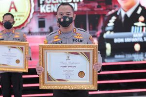 Polres Banggai Terima Penghargaan Terbaik Pelayanan Publik KemenPANRB