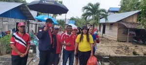 Herwin Yatim Pimpin PDI Perjuangan ke Lokasi Banjir Dondo