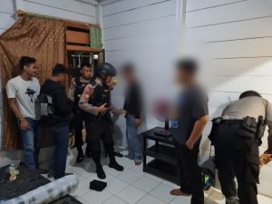 Tiga Cowok Dua Cewek Terciduk Ngelem Bareng di Penginapan di Luwuk