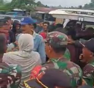 Tahanan Meninggal, Warga Serang Polsek Balantak