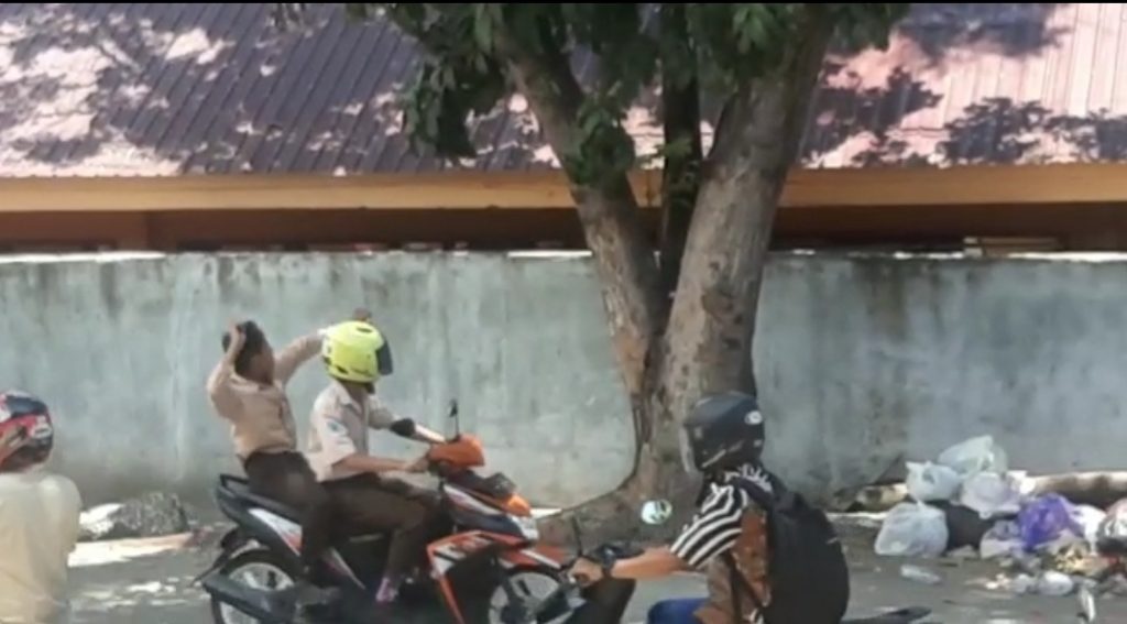 BREAKING NEWS!! Tawuran Pelajar, Anak STM Serang SMA 1 Luwuk
