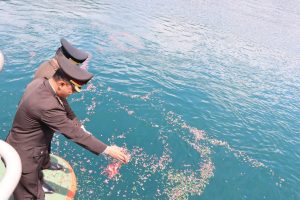 Ziarah TMP dan Tabur Bunga Hiasi Hari Pahlawan di Luwuk Banggai