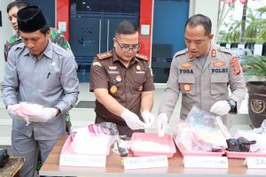 Ratusan Gram Sabu dan Ribuan Pil THD dimusnahkan Kejari Banggai