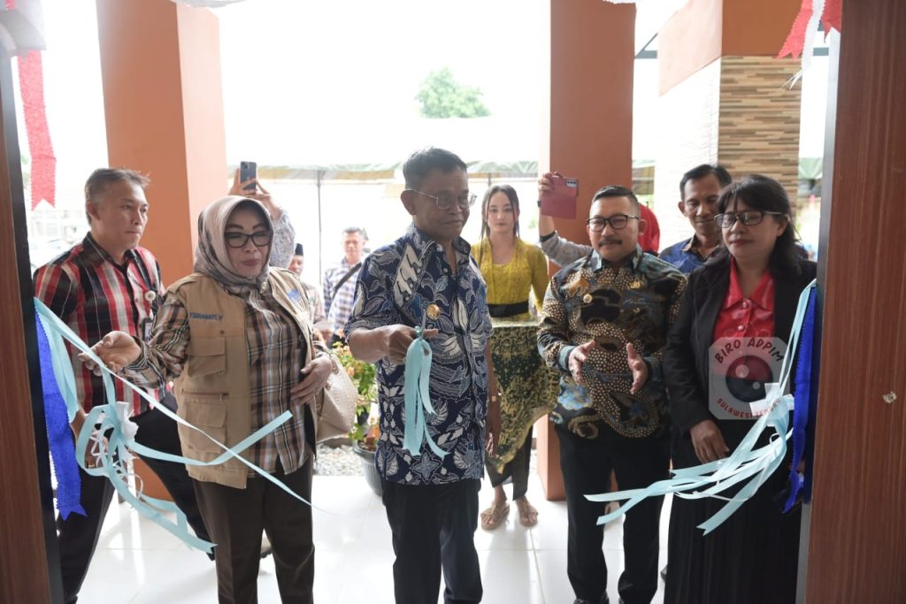 Gedung Baru SMK 2 Toili Barat Diresmikan Gubernur Sulteng