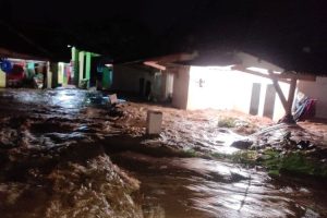 Banjir Poh, Puluhan Warga Mengungsi