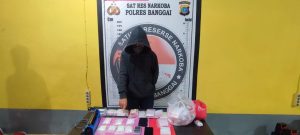 Emak-emak Tertangkap Punya Setengah Kilo Sabu di Hanga hanga Permai