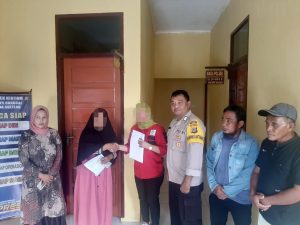 Gara-gara Postingan FB, Emak-emak asal Luwuk Laporkan Emak-emak di Kintom