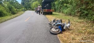 Sama-sama Menghayal, Dua Pengendara Motor Tersadar setelah Baku Tabrak