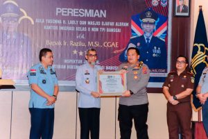 Kapolres Banggai Ade Nuramdani Terima Penghargaan Kemenkumham RI