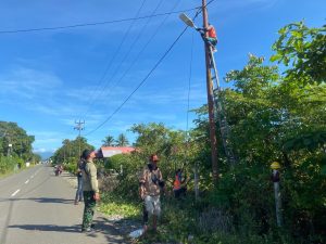 Lampu Penerangan Jalan TMMD 116 Terangi Dua Desa di Moilong