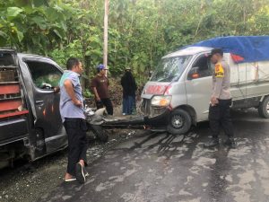 Dua Pickup Grandmax Tabrakan di Bualemo