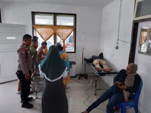 Dua Motor ‘Adu Banteng’ di Kintom