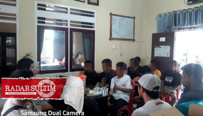 Dua Kelompok Remaja Tawuran di Area Lapak Penjual Jagung
