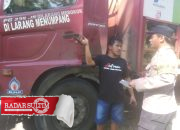 Truk Gas 3 Kg Tabrak Pickup Parkir di Pagimana