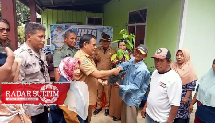 Pemkab Banggai Salurkan 5000 Bibit Cabe dan Tomat di Luwuk Timur