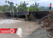Jembatan Penghubung di Kintom Nyaris Ambruk