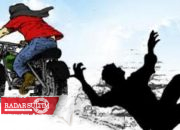 Nenek-nenek Ditabrak Motor saat Nyebrang Jalan di Batui