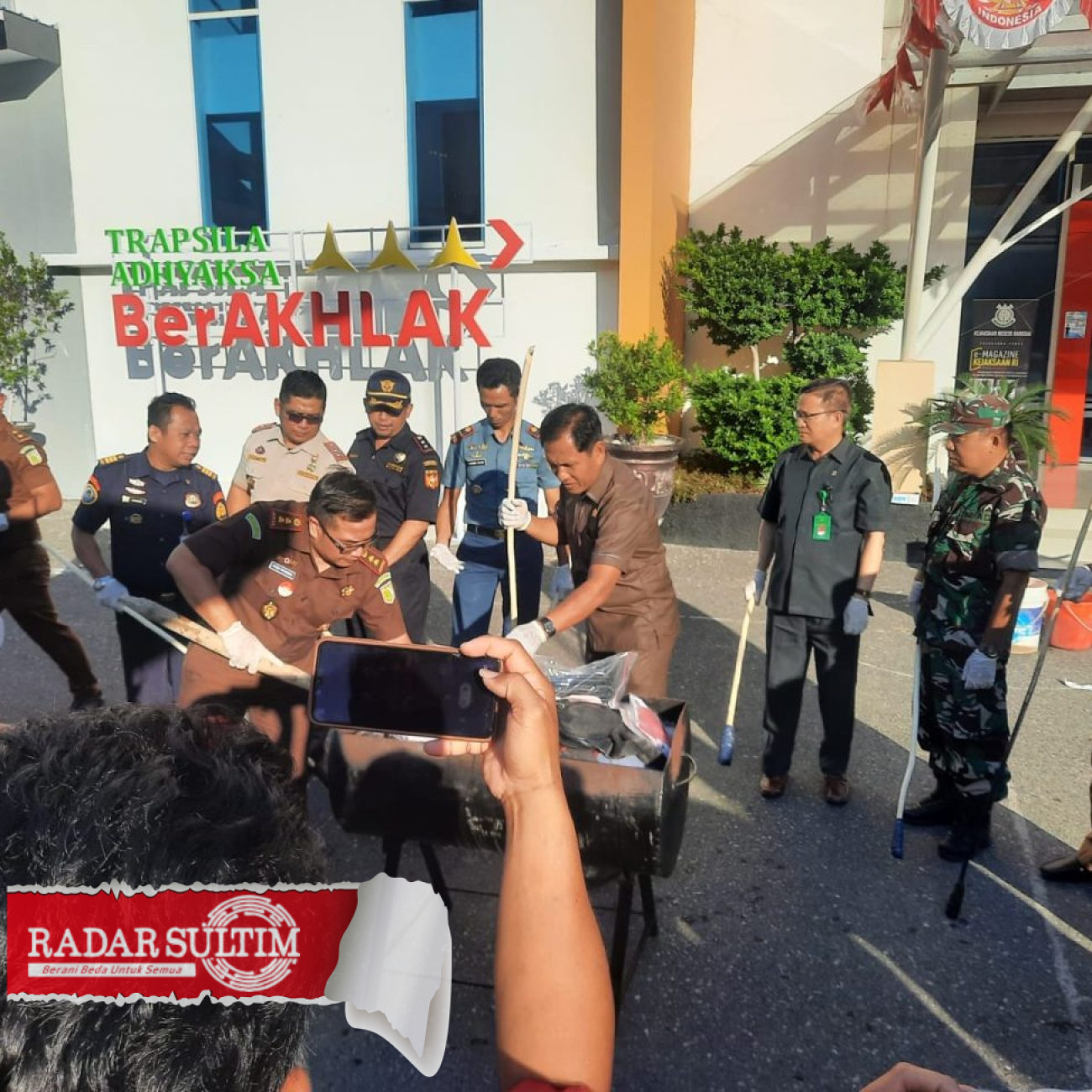 Kejari Banggai Musnahkan Puluhan Gram Sabu hingga Ribuan Pil Koplo