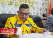 Batik Kuning Amirudin, Condong ke Beringin?
