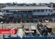 Ratusan Aparat TNI-Polri di Luwuk Kawal Ketat Pemindahan Peti Kemas