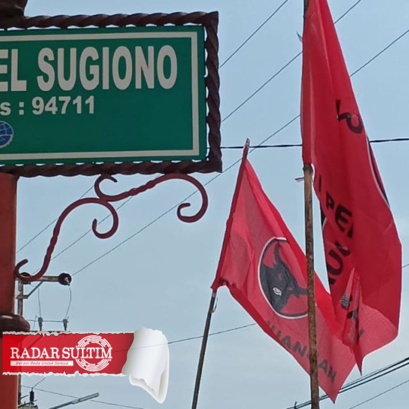 Bendera PDIP Berkibar di Langit Kota Luwuk