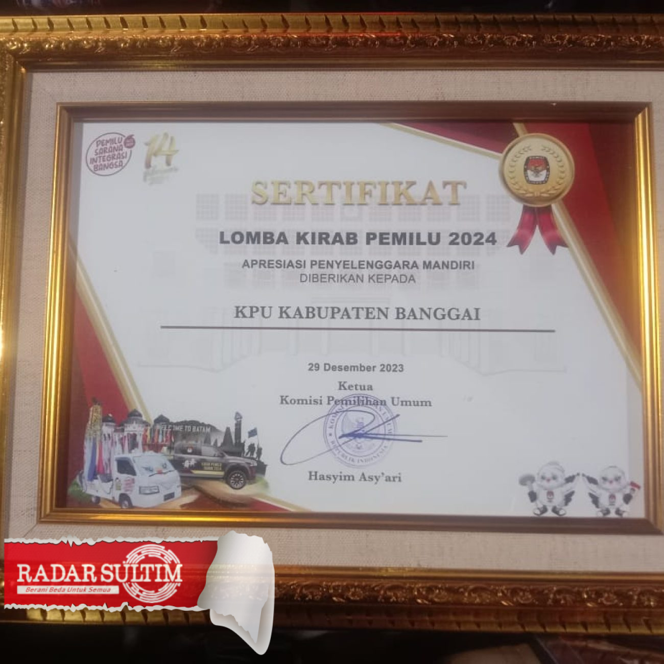 Sukses Gelar Kirab Pemilu Mandiri, KPU Banggai Terima Penghargaan KPU RI