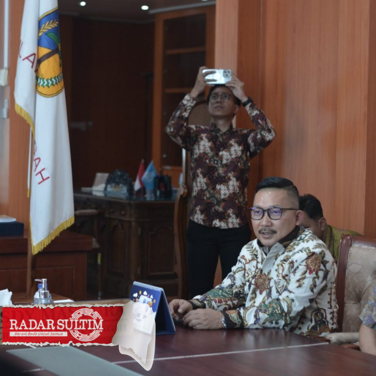 Amirudin Serahkan Usulan Pembentukan Kabupaten Tompotika ke Gubernur Sulteng