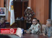 Amirudin Serahkan Usulan Pembentukan Kabupaten Tompotika ke Gubernur Sulteng