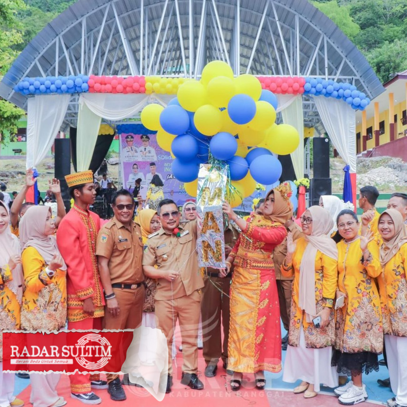 Bupati Amirudin Beri Kado Kebahagiaan di HUT SMAN 2 Luwuk ke 43