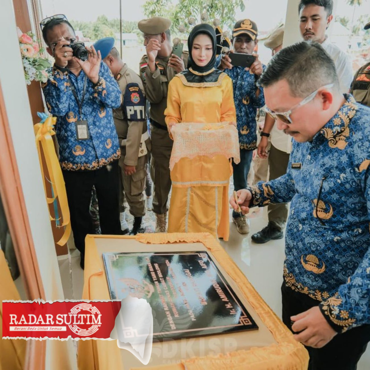 Buka HUT Moilong ke-14, Bupati Amirudin Resmikan Rujab Camat