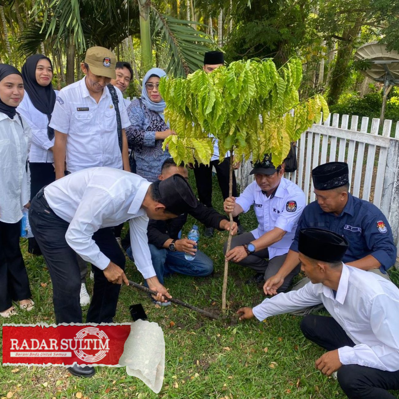 Unik.. Lantik 8.477 KPPS, KPU Banggai Ajak Tanam Pohon