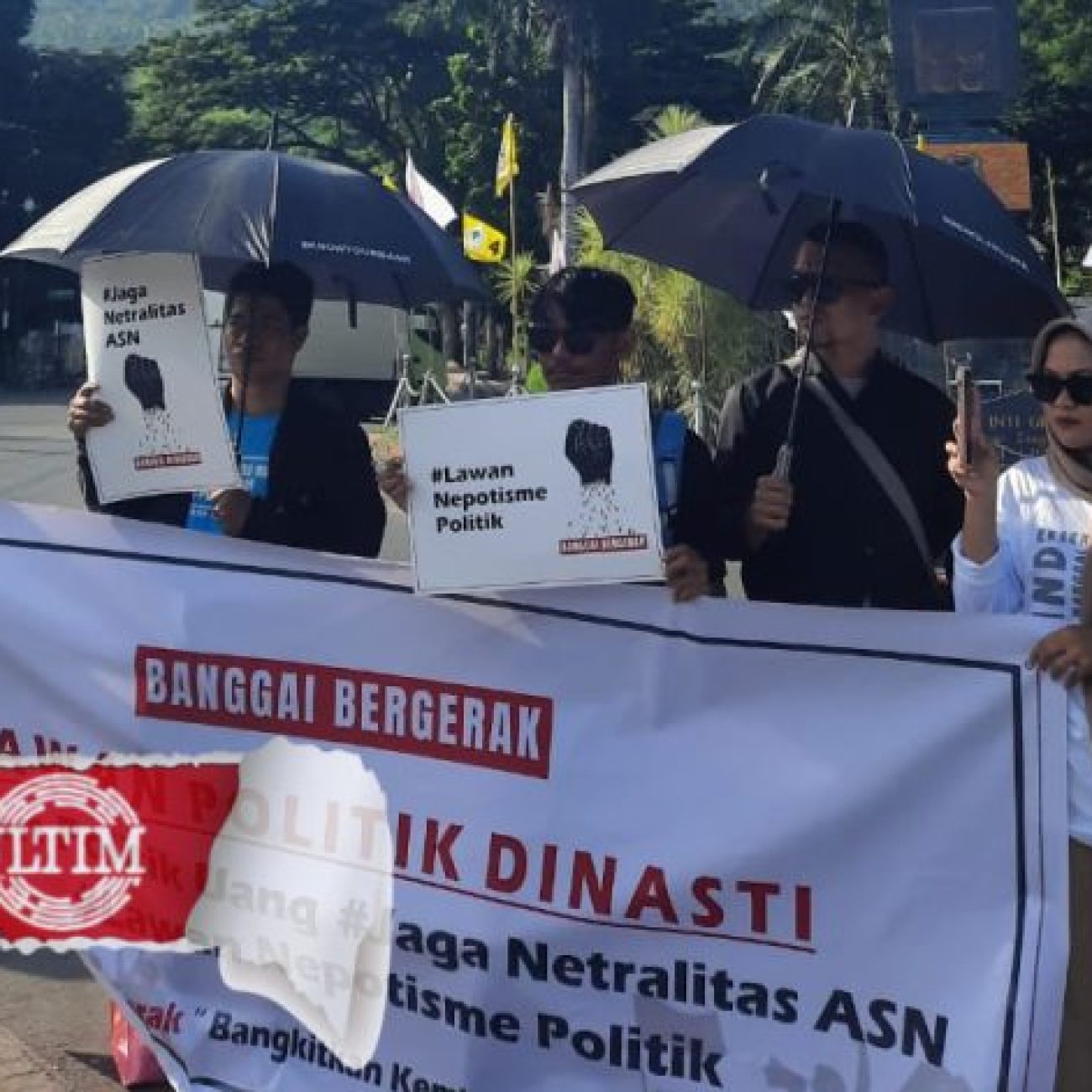 Lawan Politik Dinasti, Massa dari Banggai Bergerak Orasi di Adipura