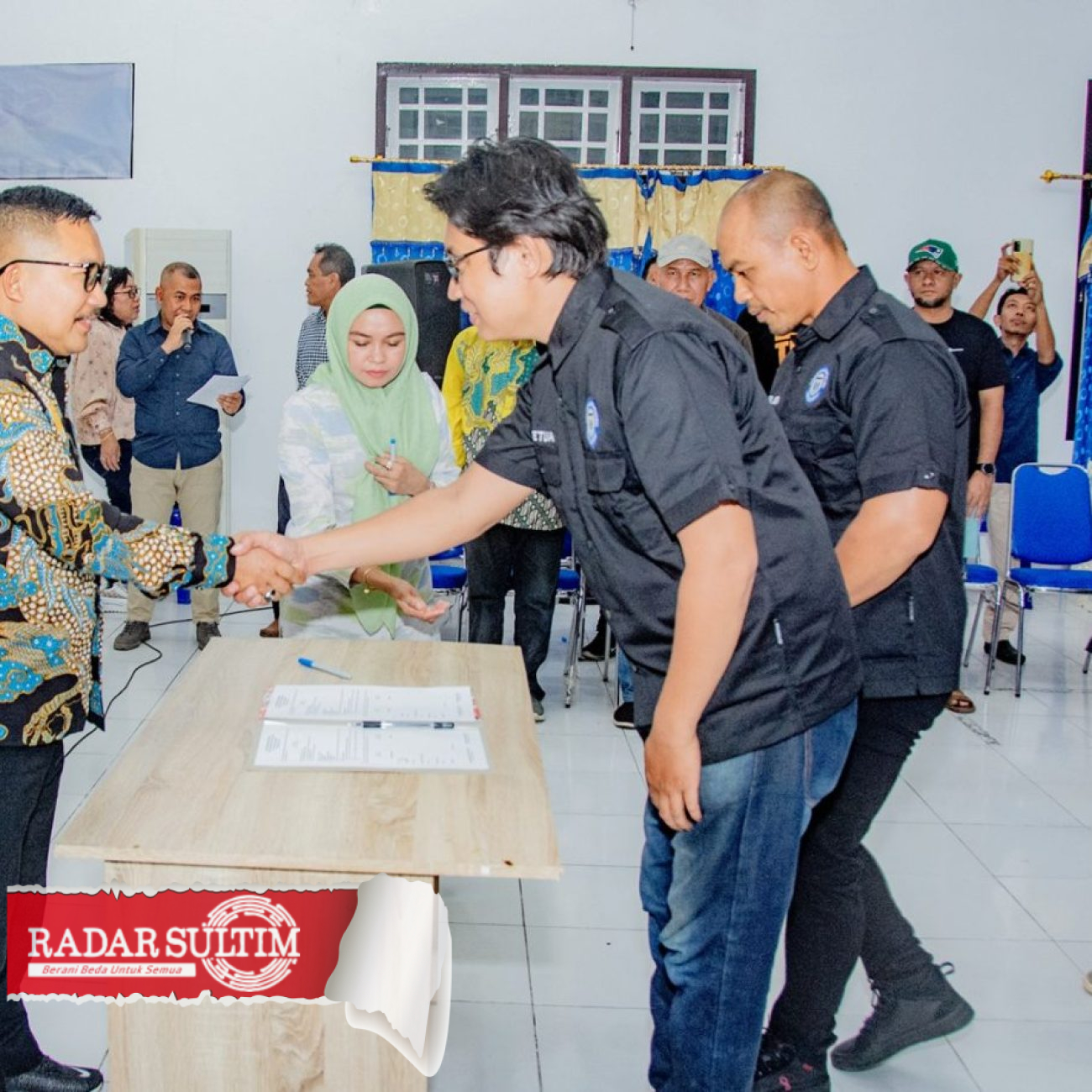 Amirudin Lantik Pengurus Perkumpulan Pedagang Kuliner Teluk Lalong