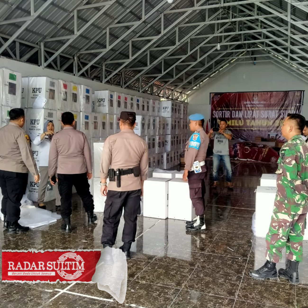 Kapolres Banggai Cek Langsung Logistik Pemilu di Gudang KPU