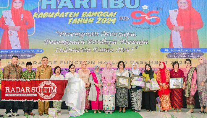 Peringati Hari Ibu, Dinas P2KBP2A Berikan Penghargaan Untuk Perempuan Banggai
