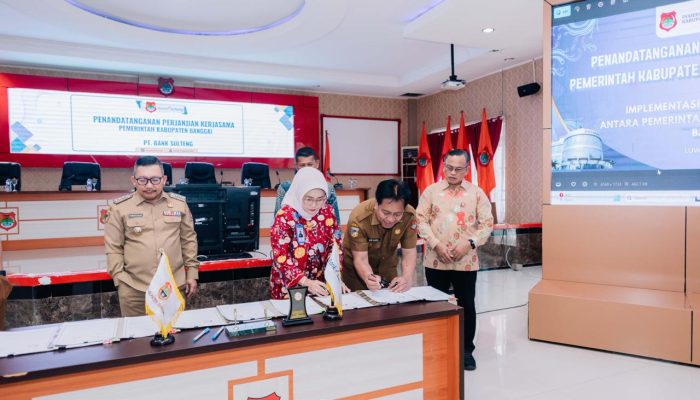 Bupati Banggai Tandatangani Kerjasama Dengan Bank Sulteng