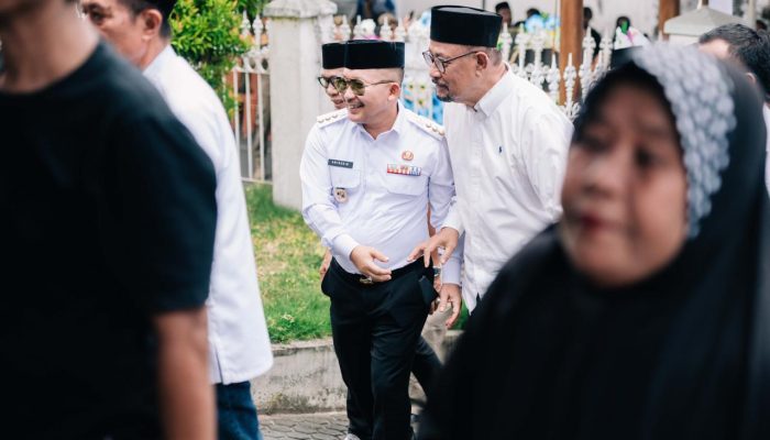 Jenazah Tumundo Banggai, Moh. Chair Amir, Tiba di Luwuk dan Disambut Upacara Kehormatan